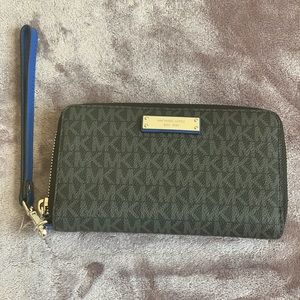 Michael Kors Wristlet